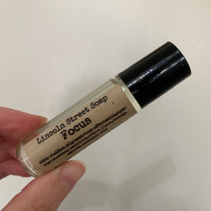 Aromatherapy inhaler / roller